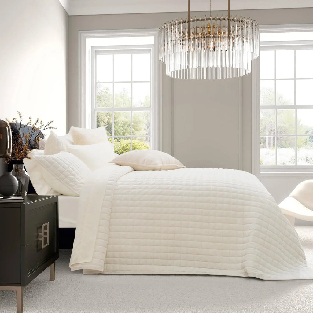 King Size Velvet Quilt Set