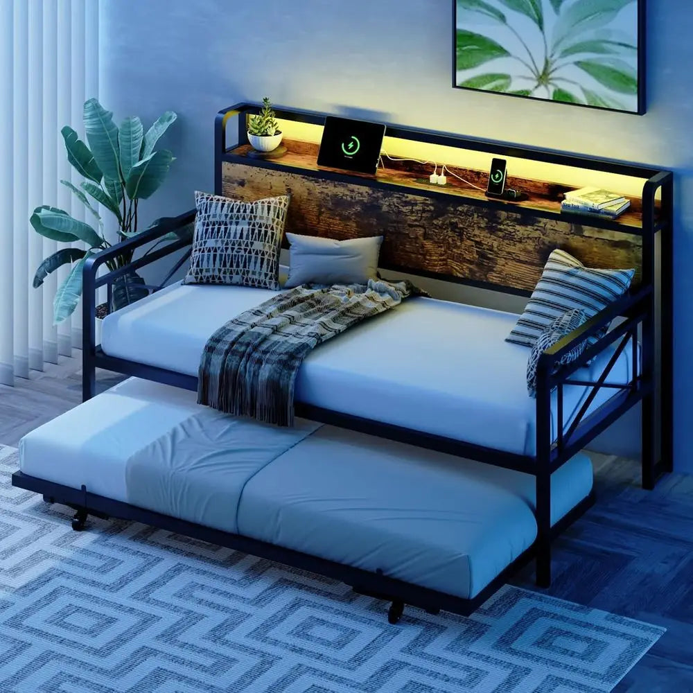 Twin Metal Daybed with Trundle