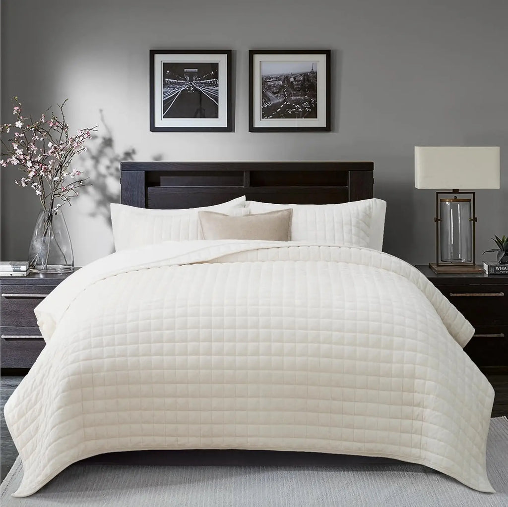 King Size Velvet Quilt Set