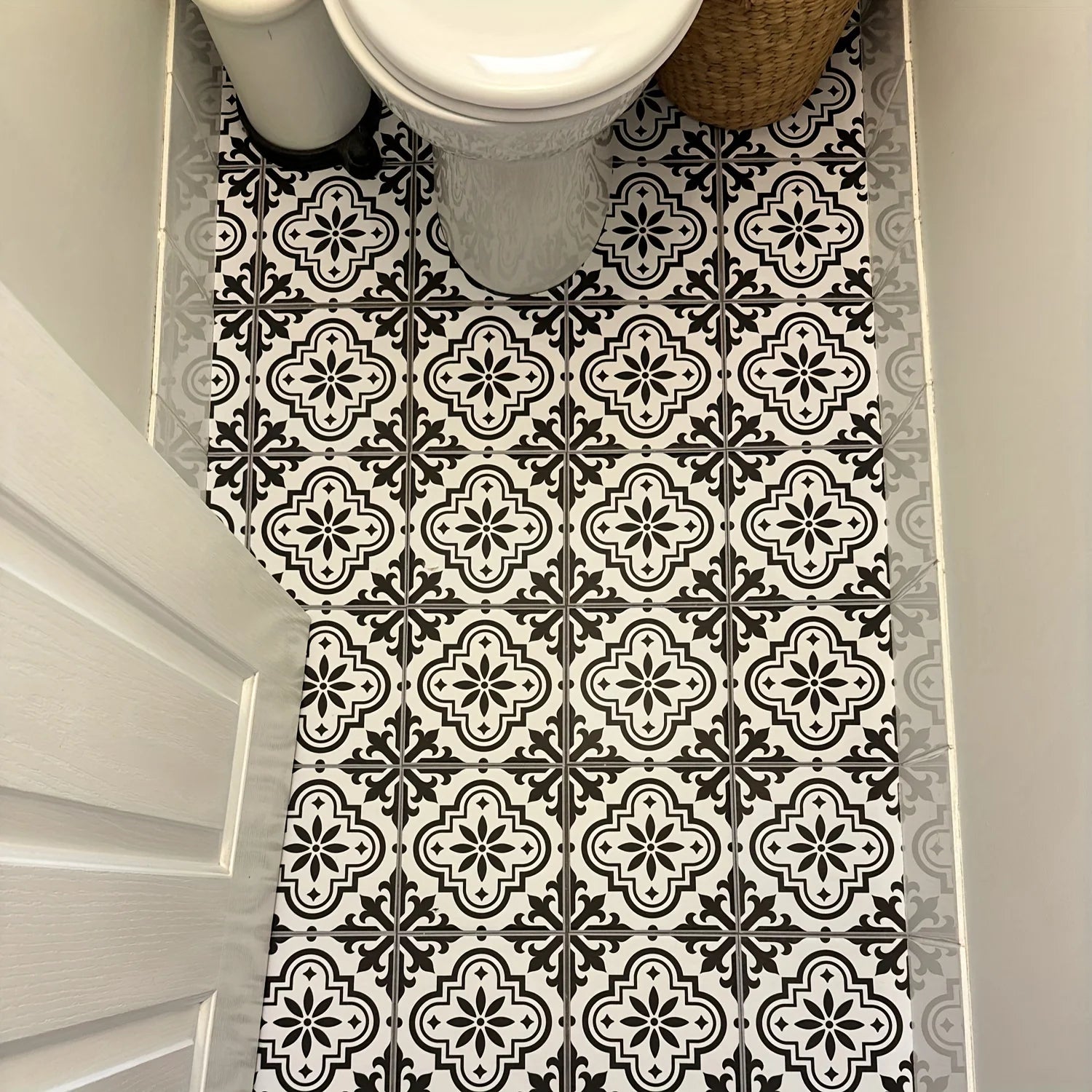 Moroccan style black and white pattern floor sticker (12 pcs)